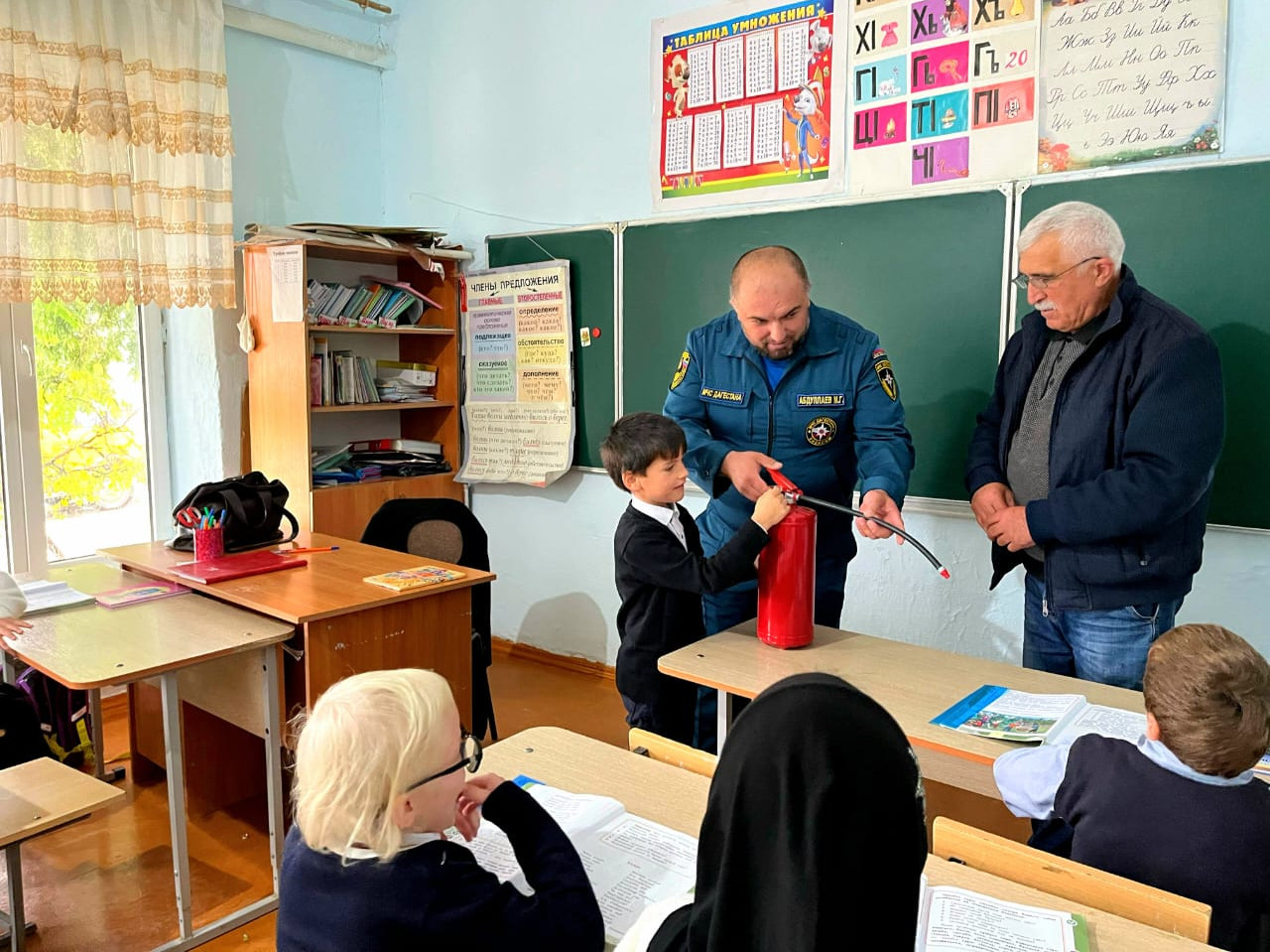 Урок безопасности для учащихся школ в Акушинском районе